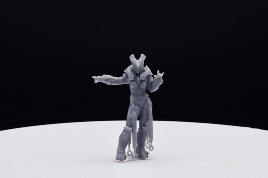 Gears Of War Queen Myrrah Armoured Ot Miniature - TheSTLSmith - 3D Printed with high quality resin for Skirmish/D&D games