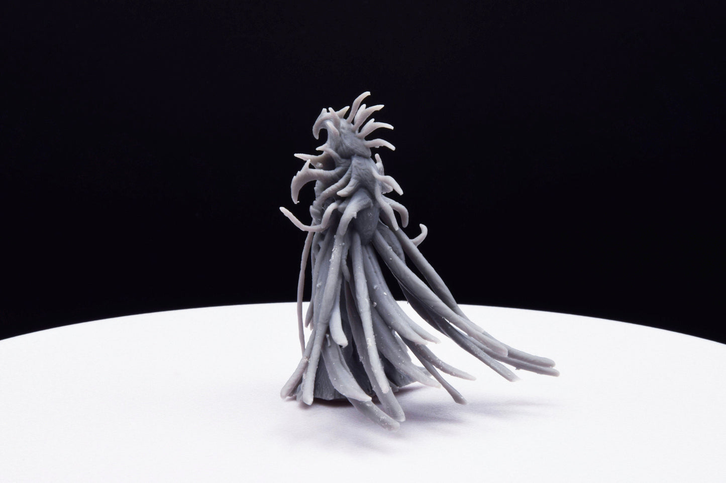 Gears Of War Queen Myrrah Ot Miniature - TheSTLSmith - 3D Printed with high quality resin for Skirmish/D&D games