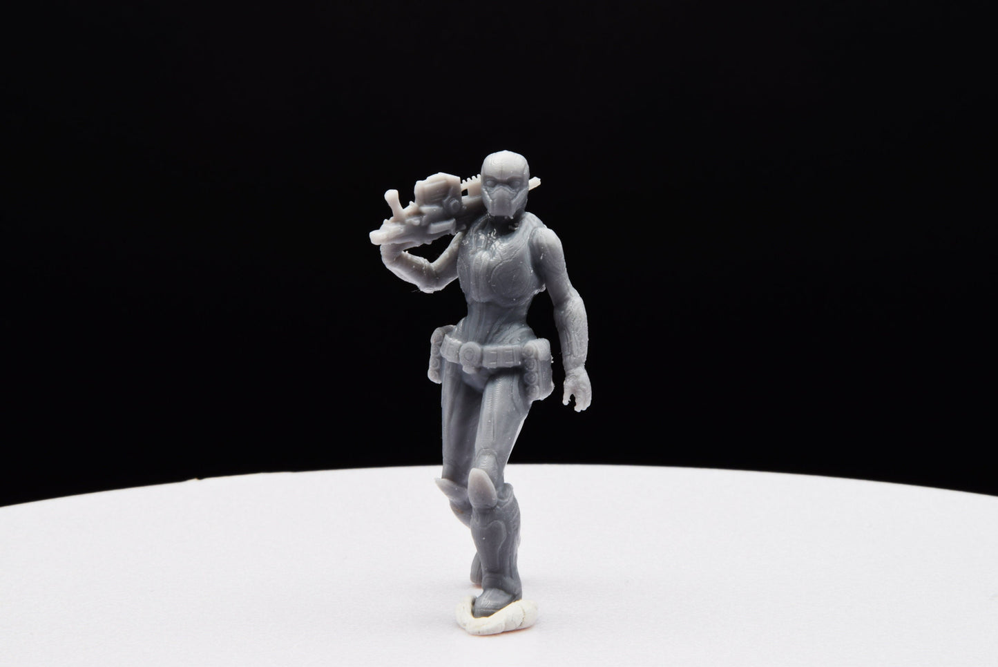 Gears Of War Onyx Guard Female - TheSTLSmith - 3D Printed with high quality resin for Skirmish/D&D games