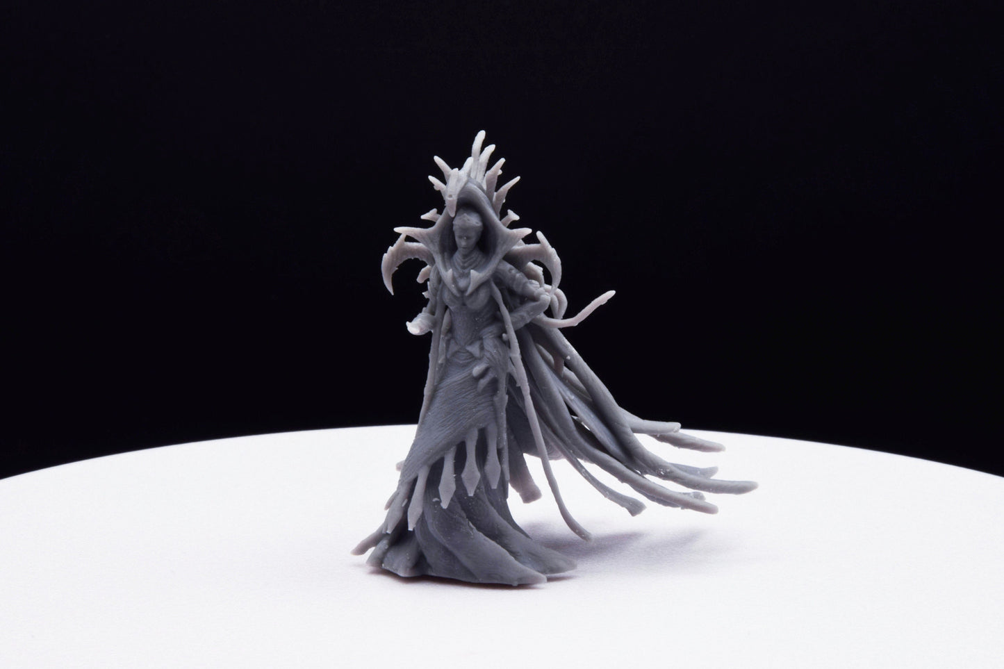 Gears Of War Queen Myrrah Ot Miniature - TheSTLSmith - 3D Printed with high quality resin for Skirmish/D&D games