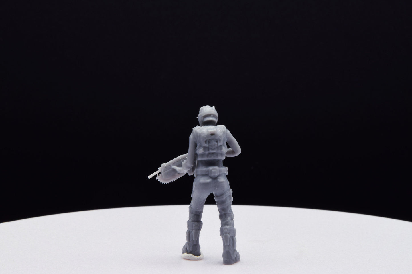 Gears Of War COG Summer Female Miniature - TheSTLSmith - 3D Printed with high quality resin for Skirmish/D&D games