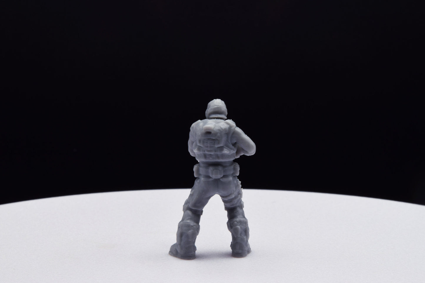 Gears Of War COG Soldier Summer Male Old Miniature - TheSTLSmith - 3D Printed with high quality resin for Skirmish/D&D games
