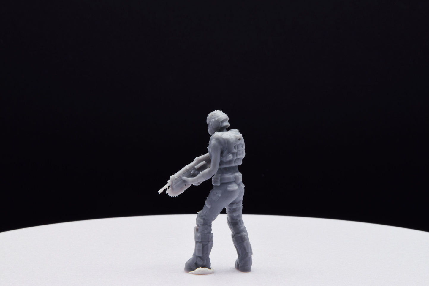 Gears Of War COG Summer Female Miniature - TheSTLSmith - 3D Printed with high quality resin for Skirmish/D&D games