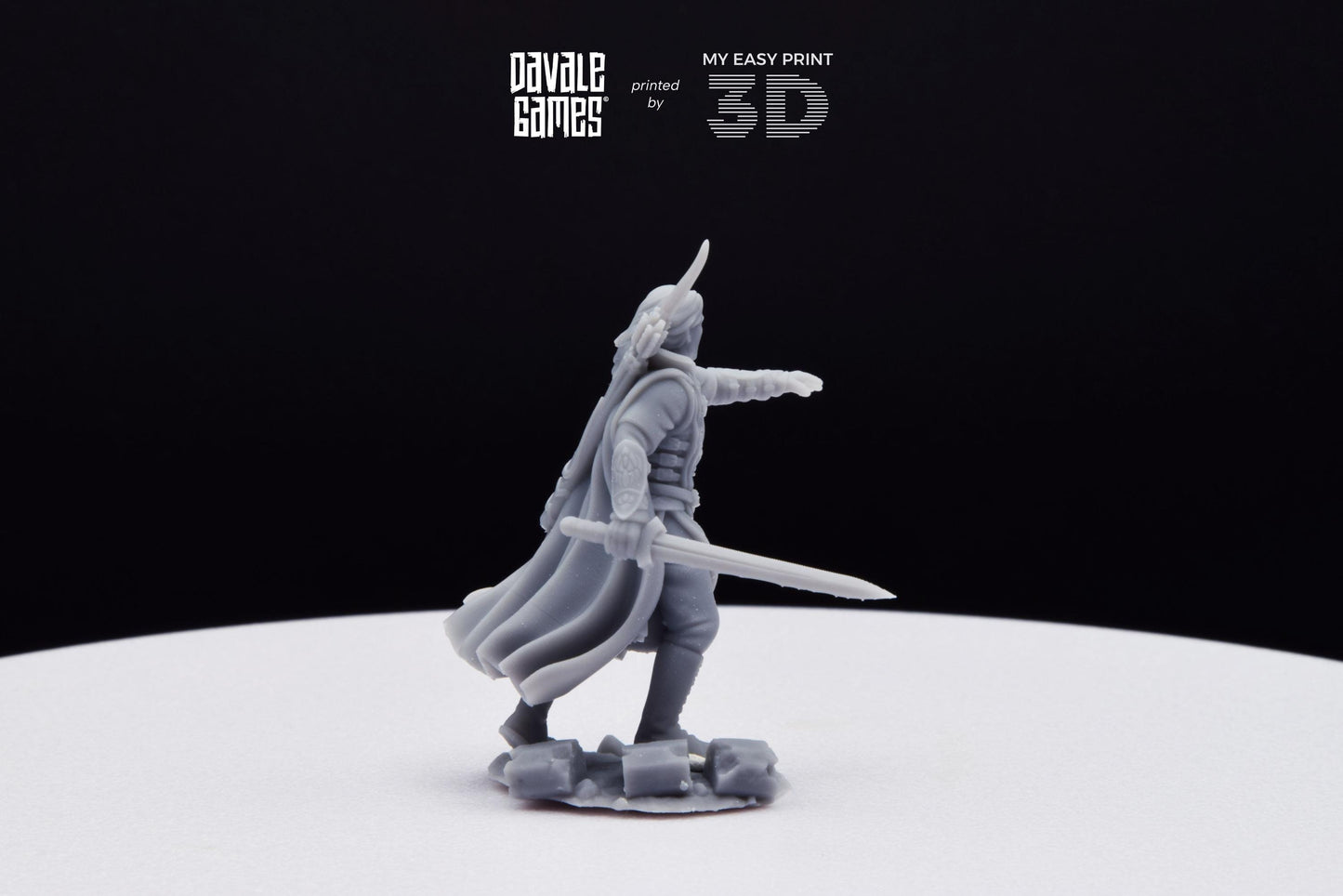 Madir, Captain of Rangers - Grey Castle - Davale Games - 3D Printed with high quality resin for LOTR/D&D games