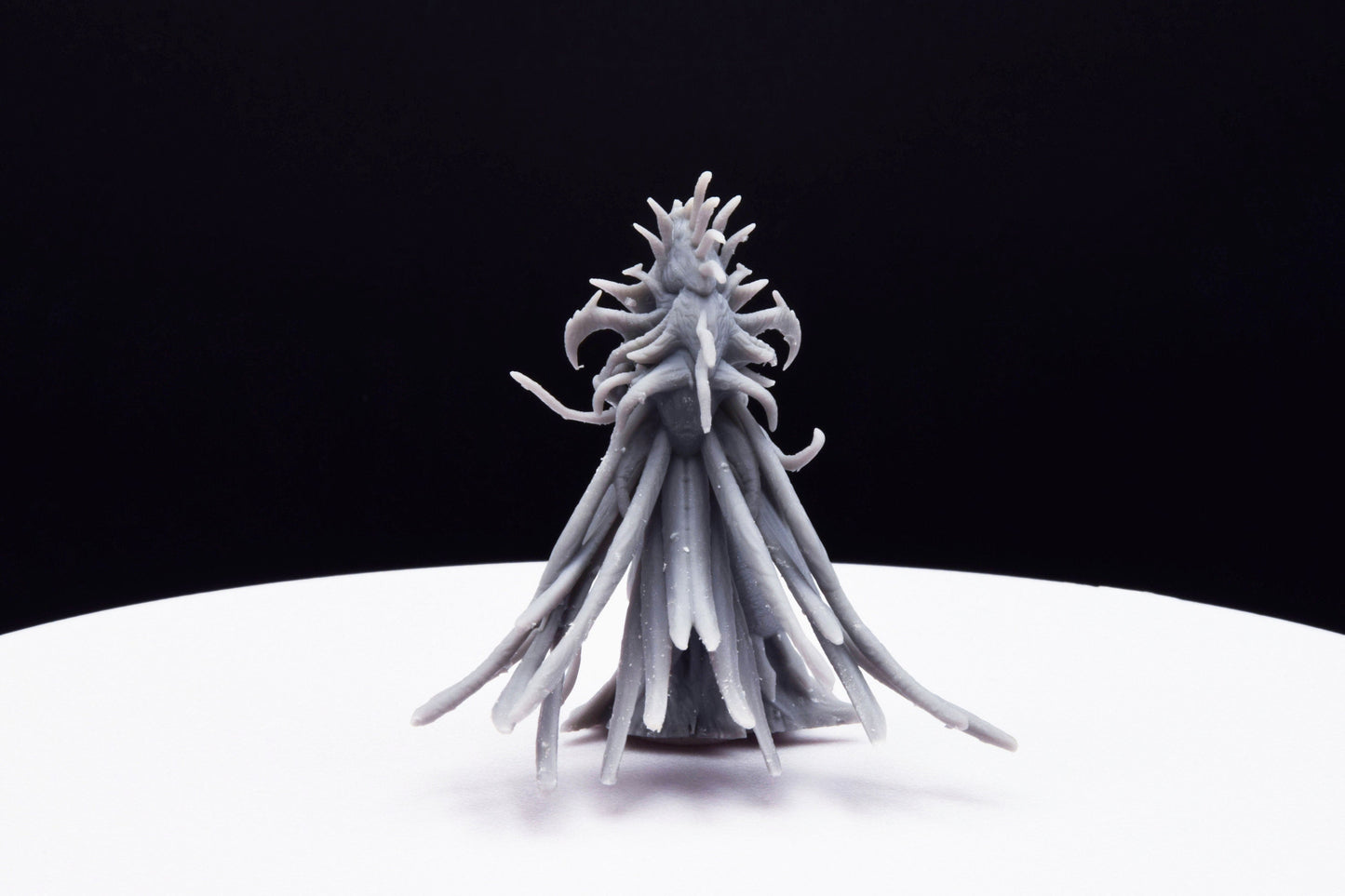 Gears Of War Queen Myrrah Ot Miniature - TheSTLSmith - 3D Printed with high quality resin for Skirmish/D&D games