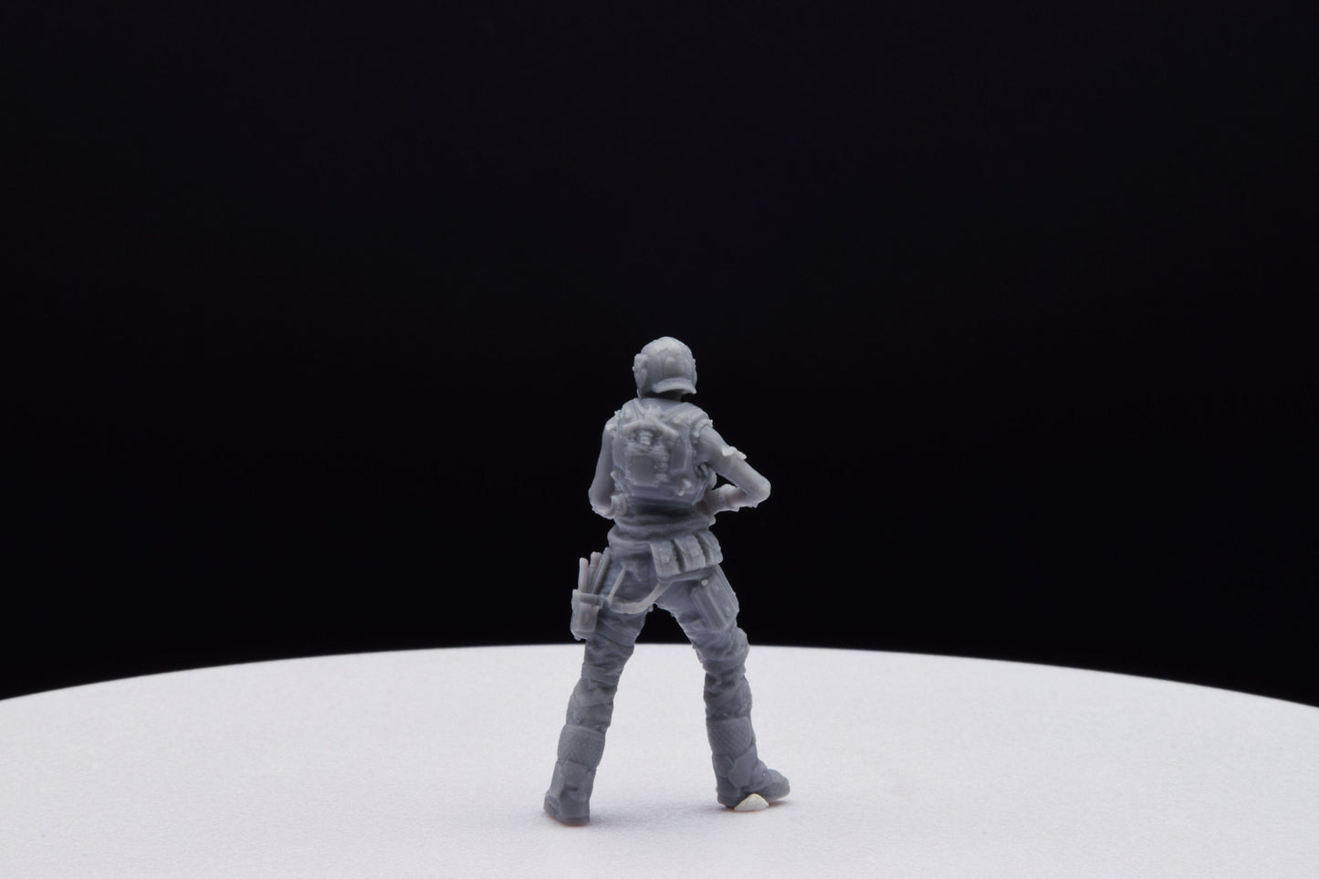Gears Of War Lizzie Carmine Miniature - TheSTLSmith - 3D Printed with high quality resin for Skirmish/D&D games