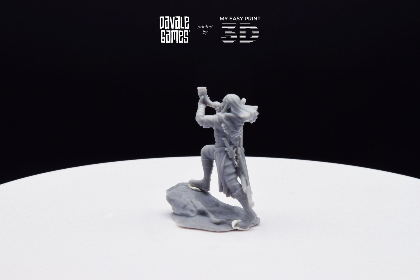 Wood Elf with Horn - Davale Games - 3D Printed with high quality resin for LOTR/D&D games