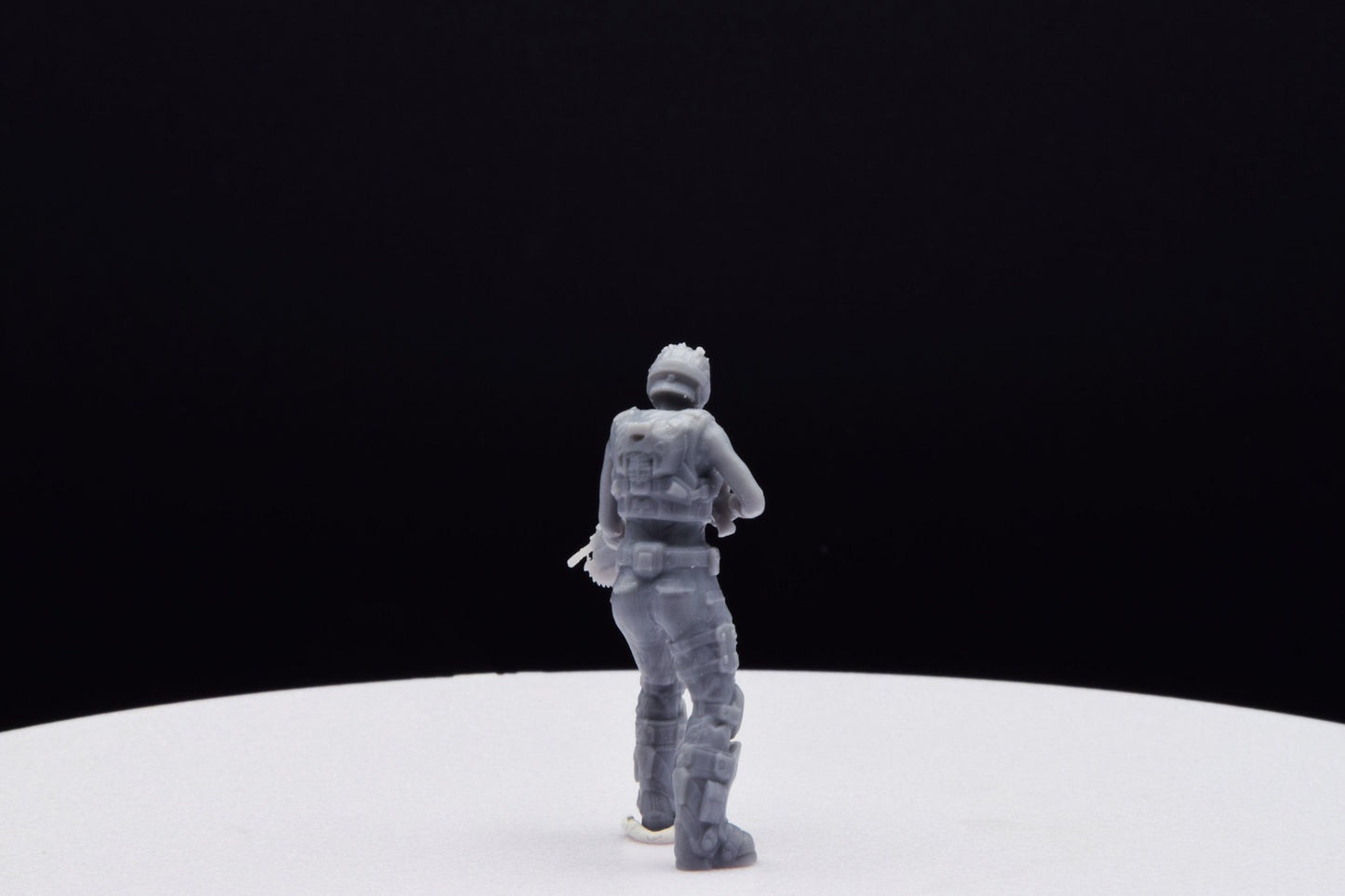 Gears Of War COG Summer Female Miniature - TheSTLSmith - 3D Printed with high quality resin for Skirmish/D&D games
