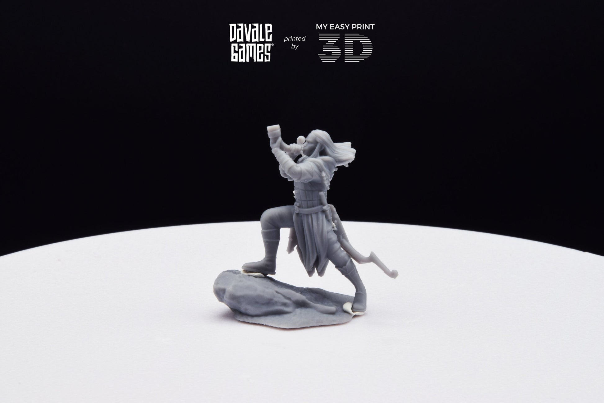 Wood Elf with Horn - Davale Games - 3D Printed with high quality resin for LOTR/D&D games