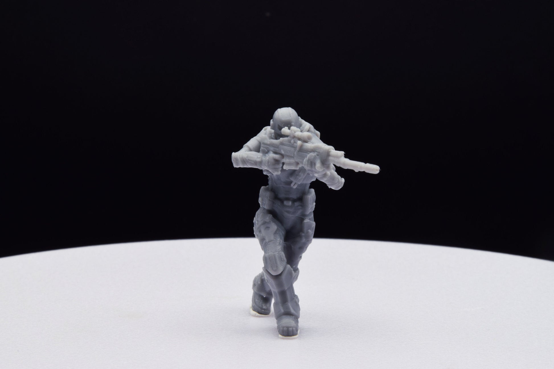 Gears Of War UIR Soldier Female [4] Miniature - TheSTLSmith - 3D Printed with high quality resin for Skirmish/D&D games