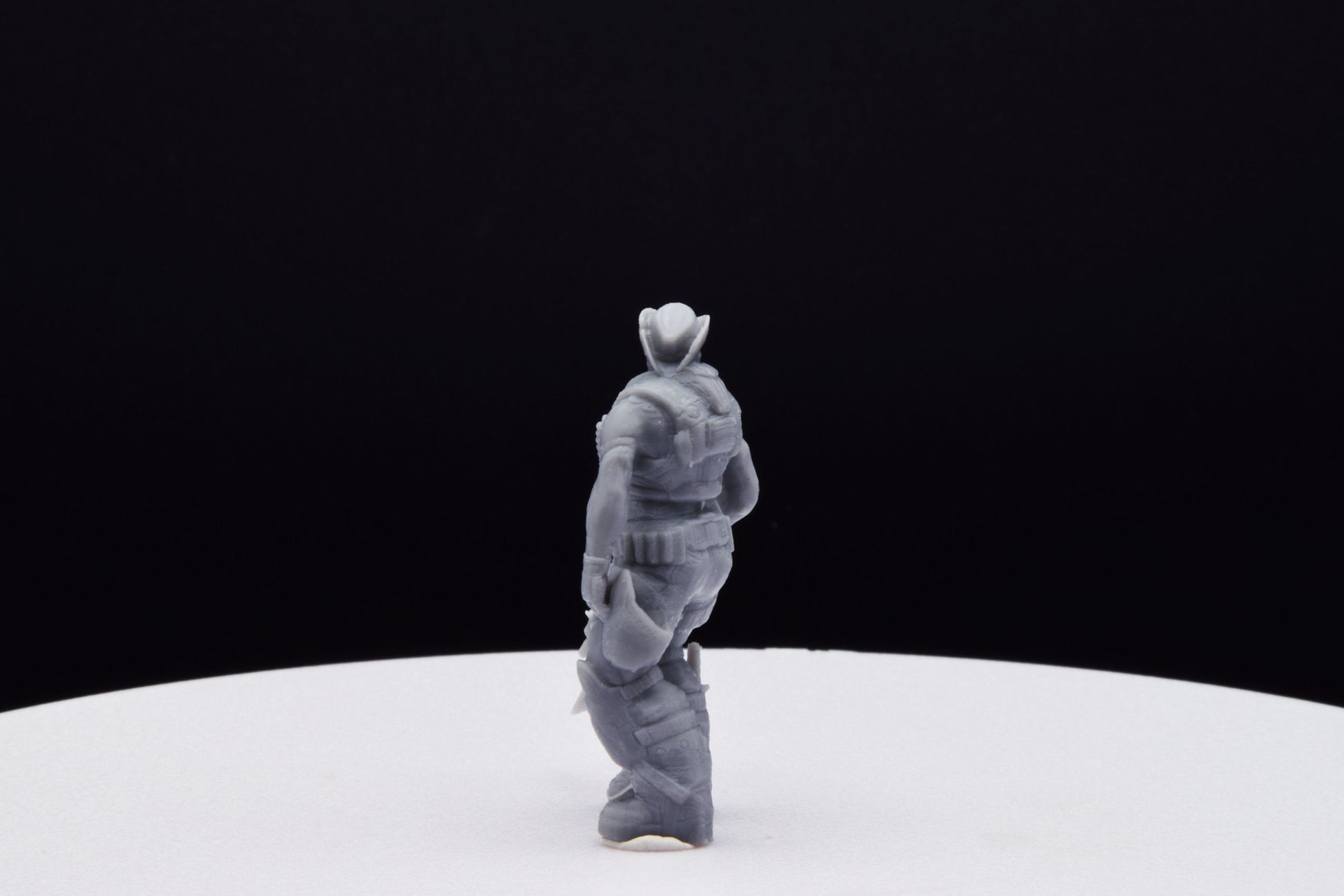 Gears Of War Dizzy Wallin Winter Ot Miniature - TheSTLSmith - 3D Printed with high quality resin for Skirmish/D&D games