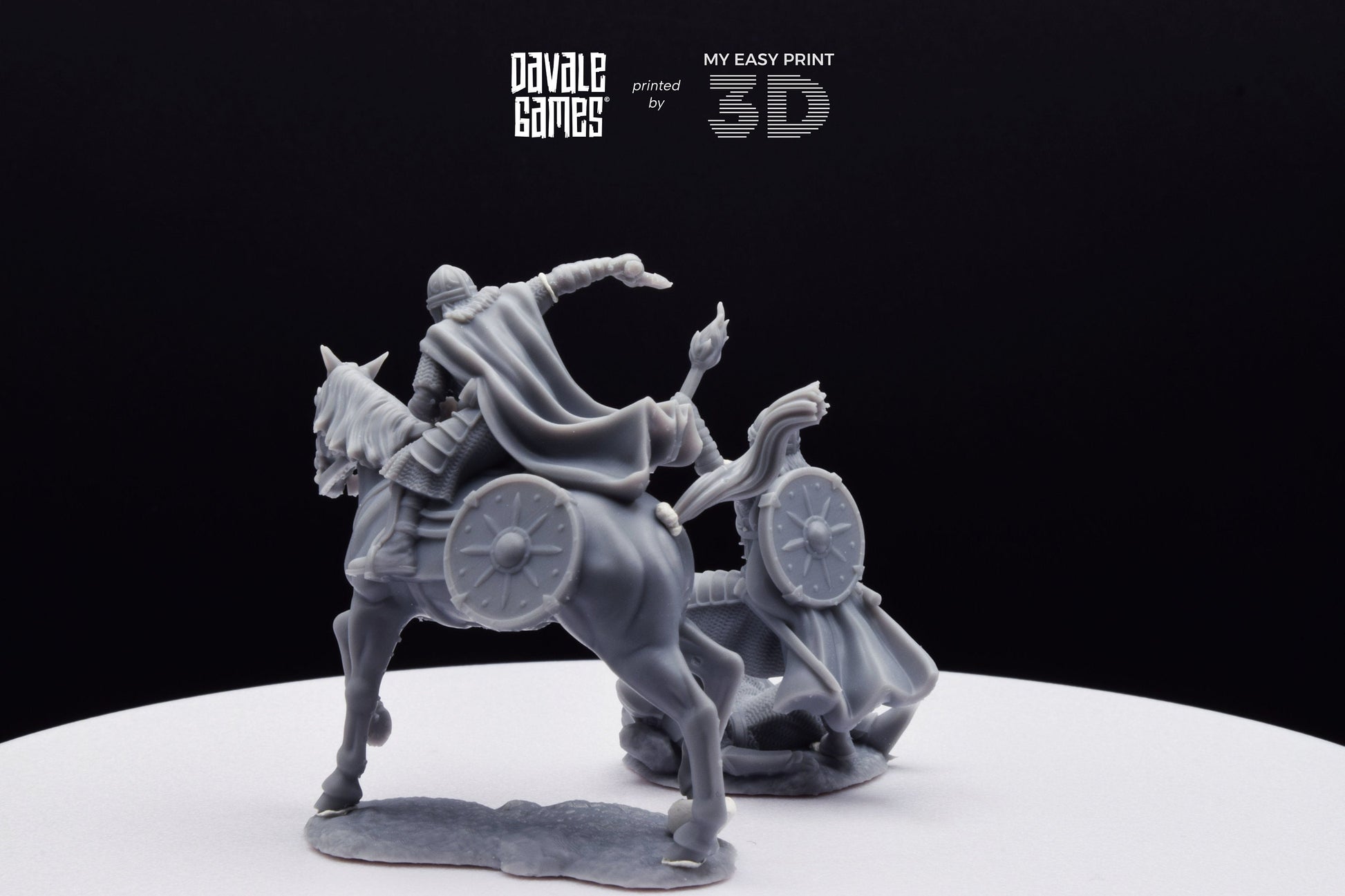 West Humans Captain - Foot and Mounted - Davale Games - 3D Printed with high quality resin for LOTR/D&D games