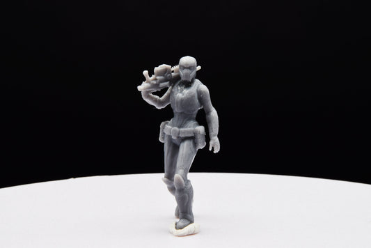 Gears Of War Onyx Guard Female - TheSTLSmith - 3D Printed with high quality resin for Skirmish/D&D games