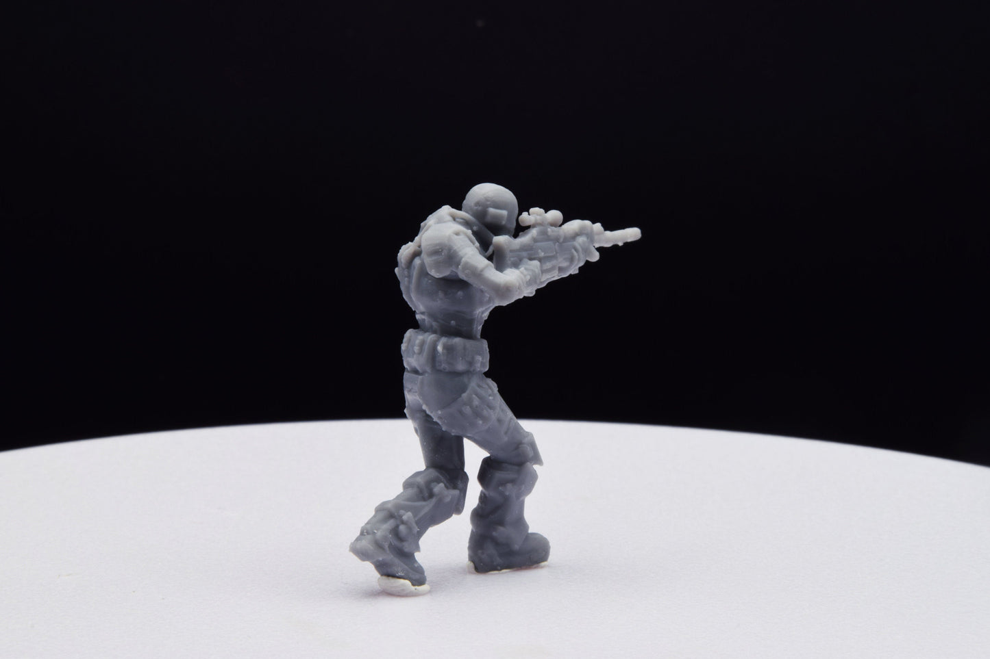 Gears Of War UIR Soldier Female [4] Miniature - TheSTLSmith - 3D Printed with high quality resin for Skirmish/D&D games