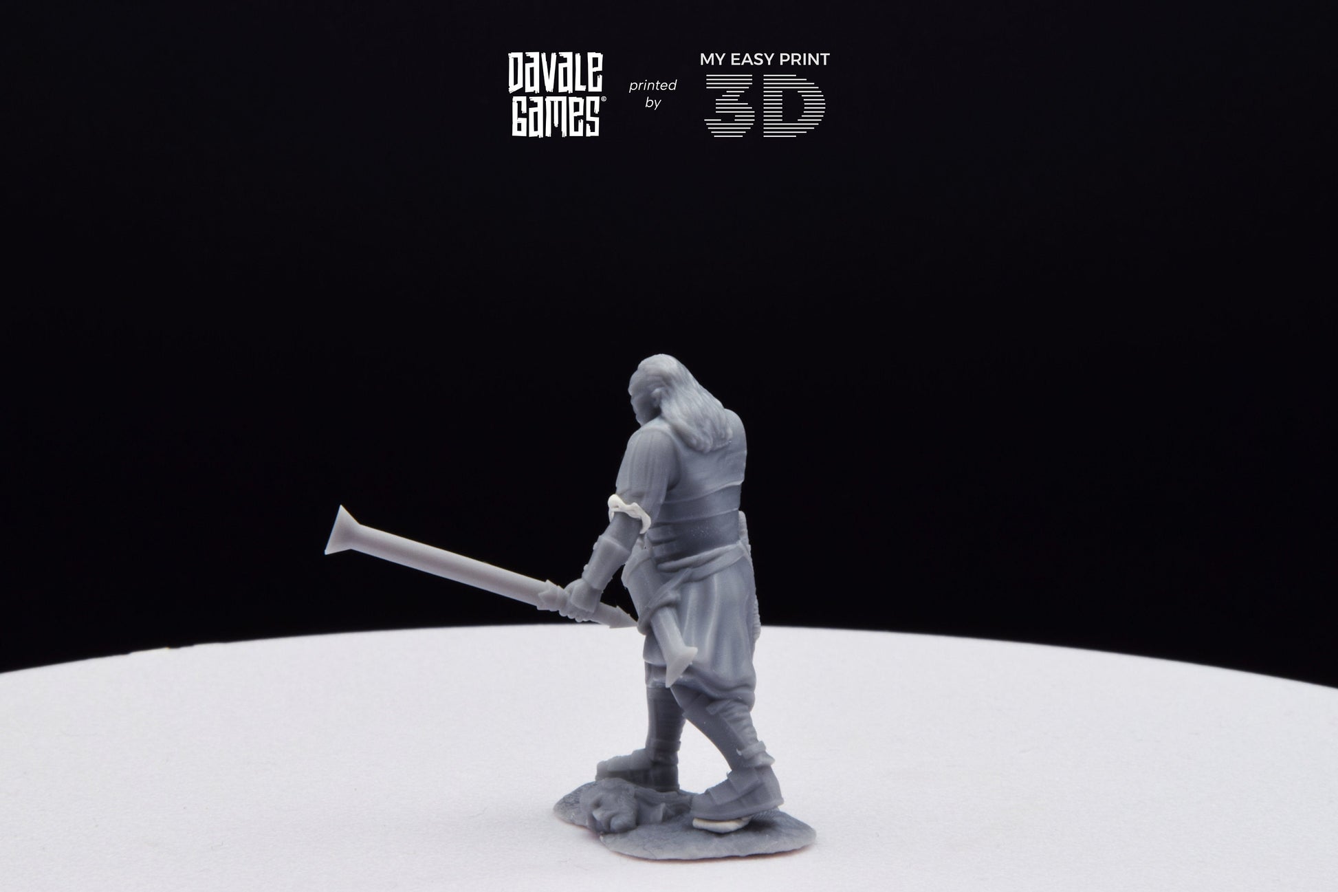 Outrider blood handed captain with two swords - Davale Games - 3D Printed with high quality resin for LOTR/D&D games