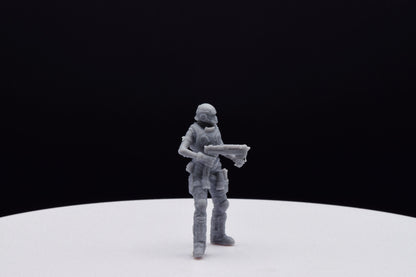 Gears Of War Lizzie Carmine Miniature - TheSTLSmith - 3D Printed with high quality resin for Skirmish/D&D games
