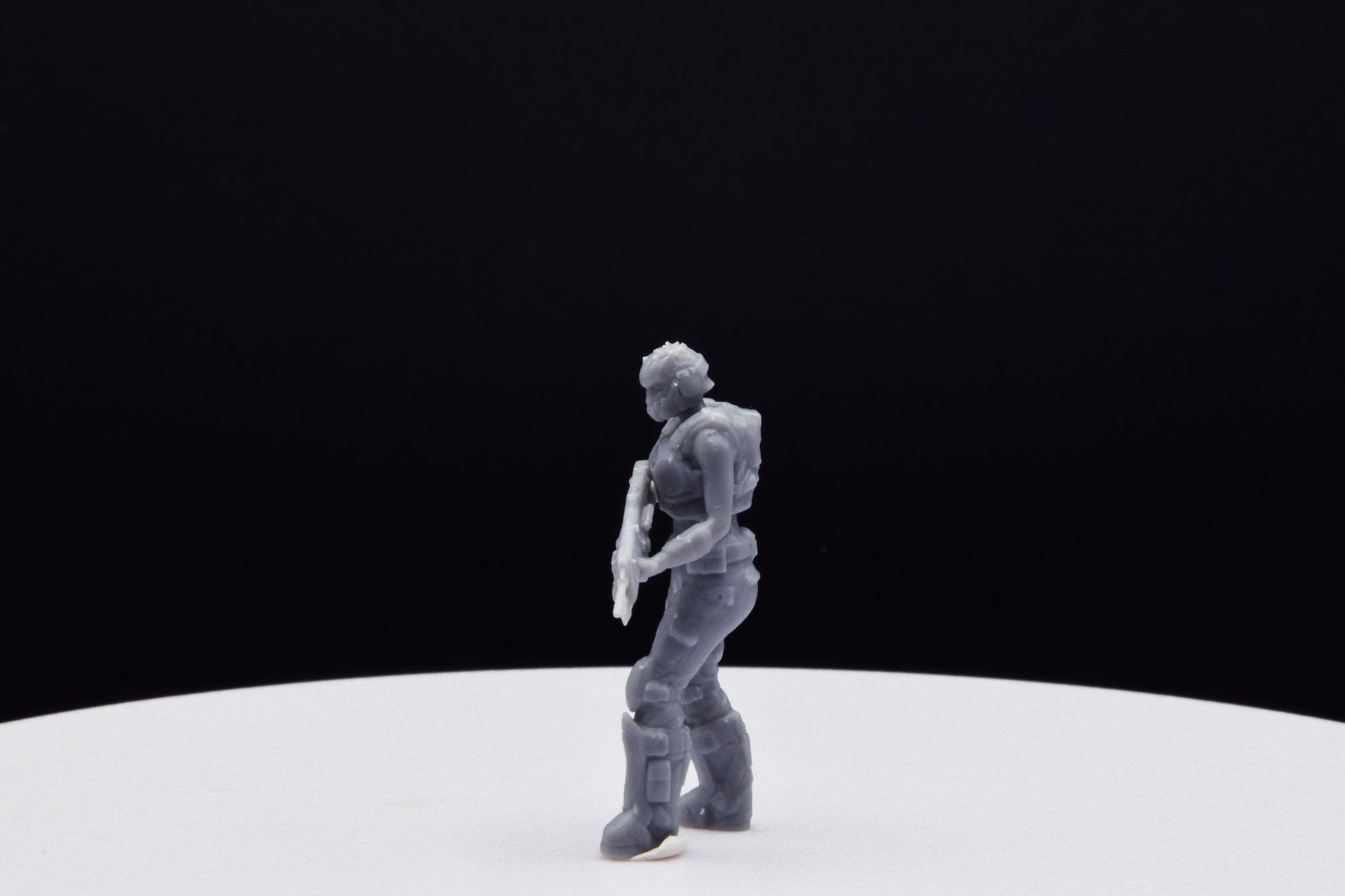 Gears Of War COG Summer Female Miniature - TheSTLSmith - 3D Printed with high quality resin for Skirmish/D&D games