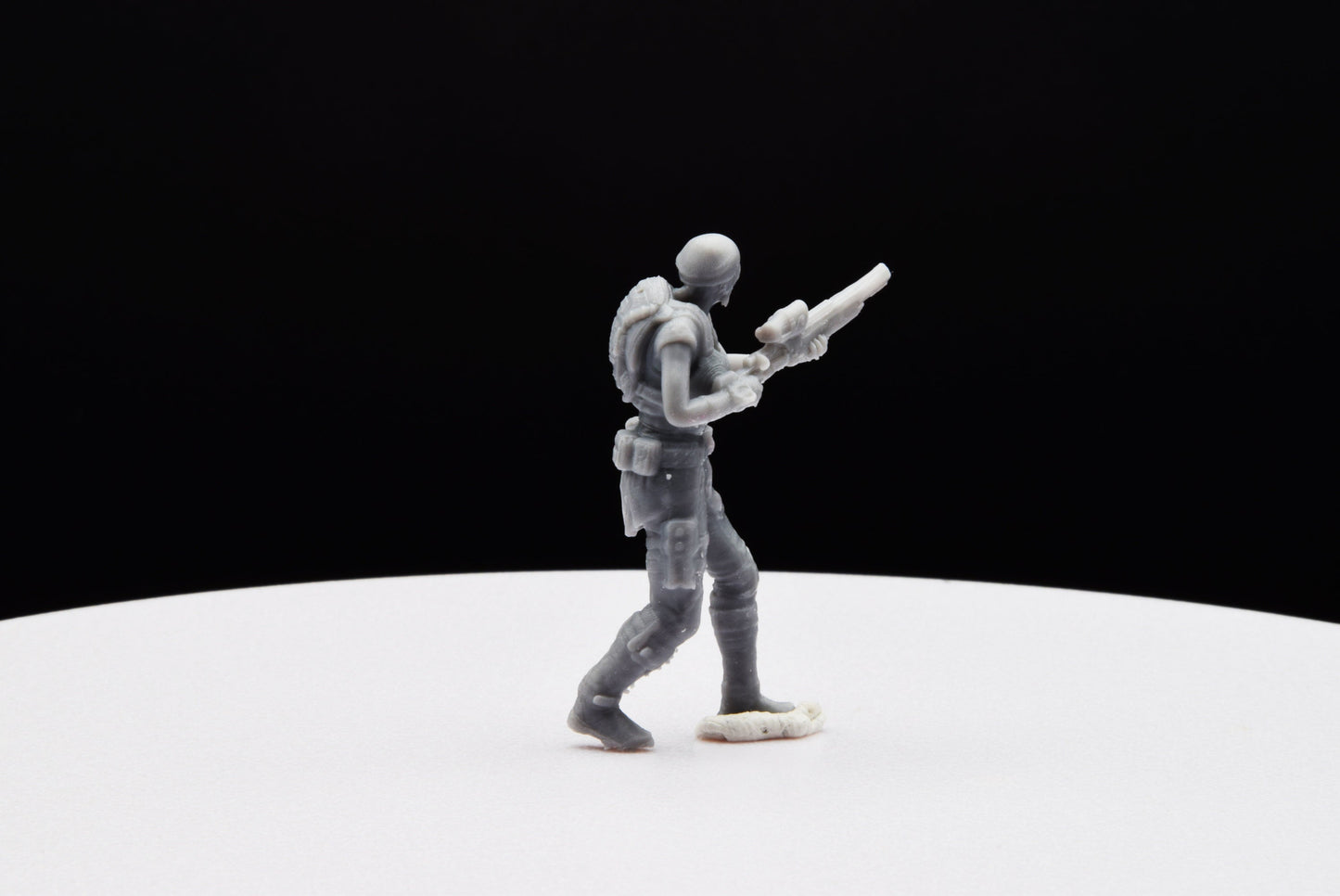 Gears Of War COG Kait Diaz Ot Miniature - TheSTLSmith - 3D Printed with high quality resin for Skirmish/D&D games