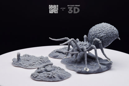 Queen of Spiders and sons - Davale Games - 3D Printed with high quality resin for LOTR/D&D games