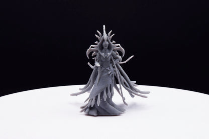 Gears Of War Queen Myrrah Ot Miniature - TheSTLSmith - 3D Printed with high quality resin for Skirmish/D&D games
