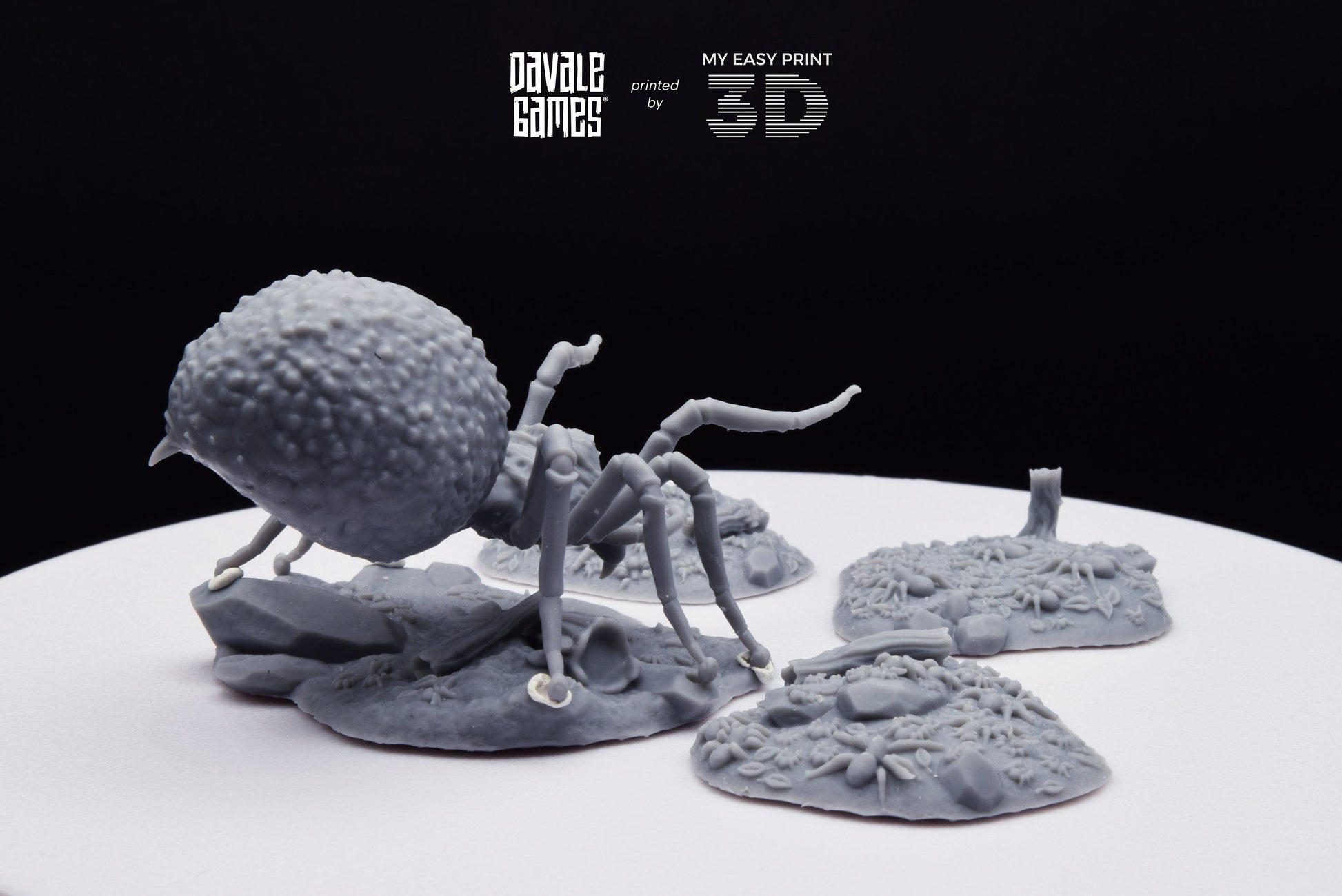 Queen of Spiders and sons - Davale Games - 3D Printed with high quality resin for LOTR/D&D games