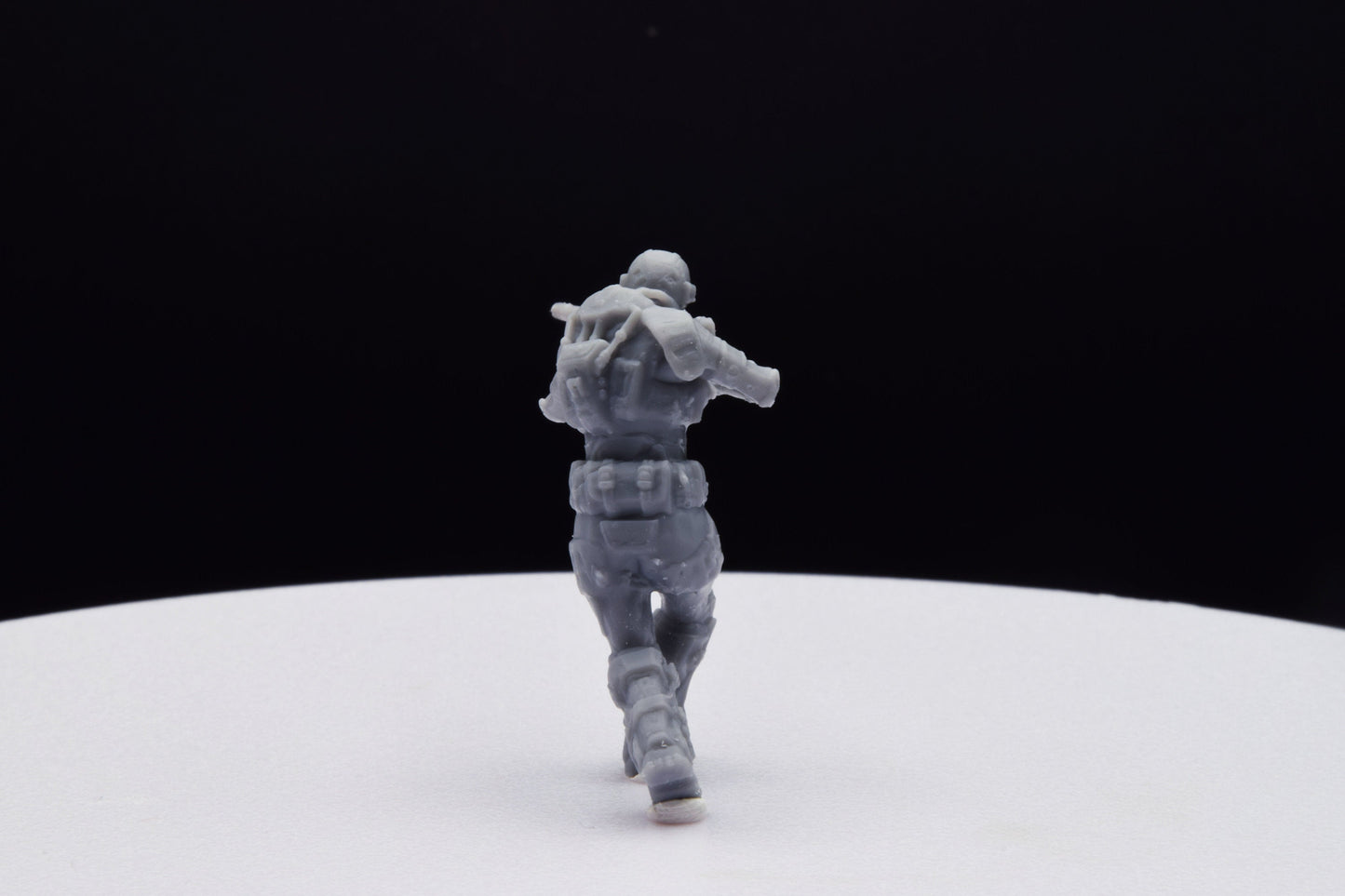 Gears Of War UIR Soldier Female [4] Miniature - TheSTLSmith - 3D Printed with high quality resin for Skirmish/D&D games