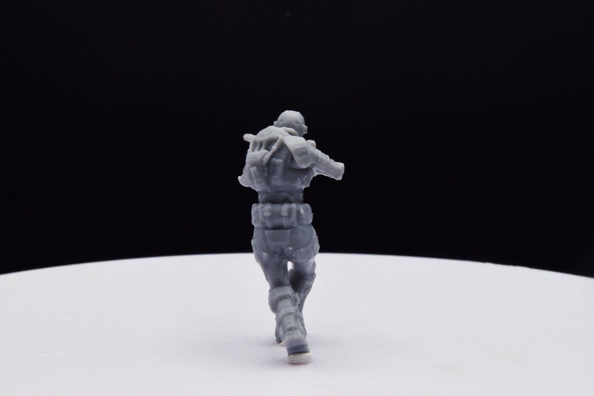 Gears Of War UIR Soldier Female [4] Miniature - TheSTLSmith - 3D Printed with high quality resin for Skirmish/D&D games