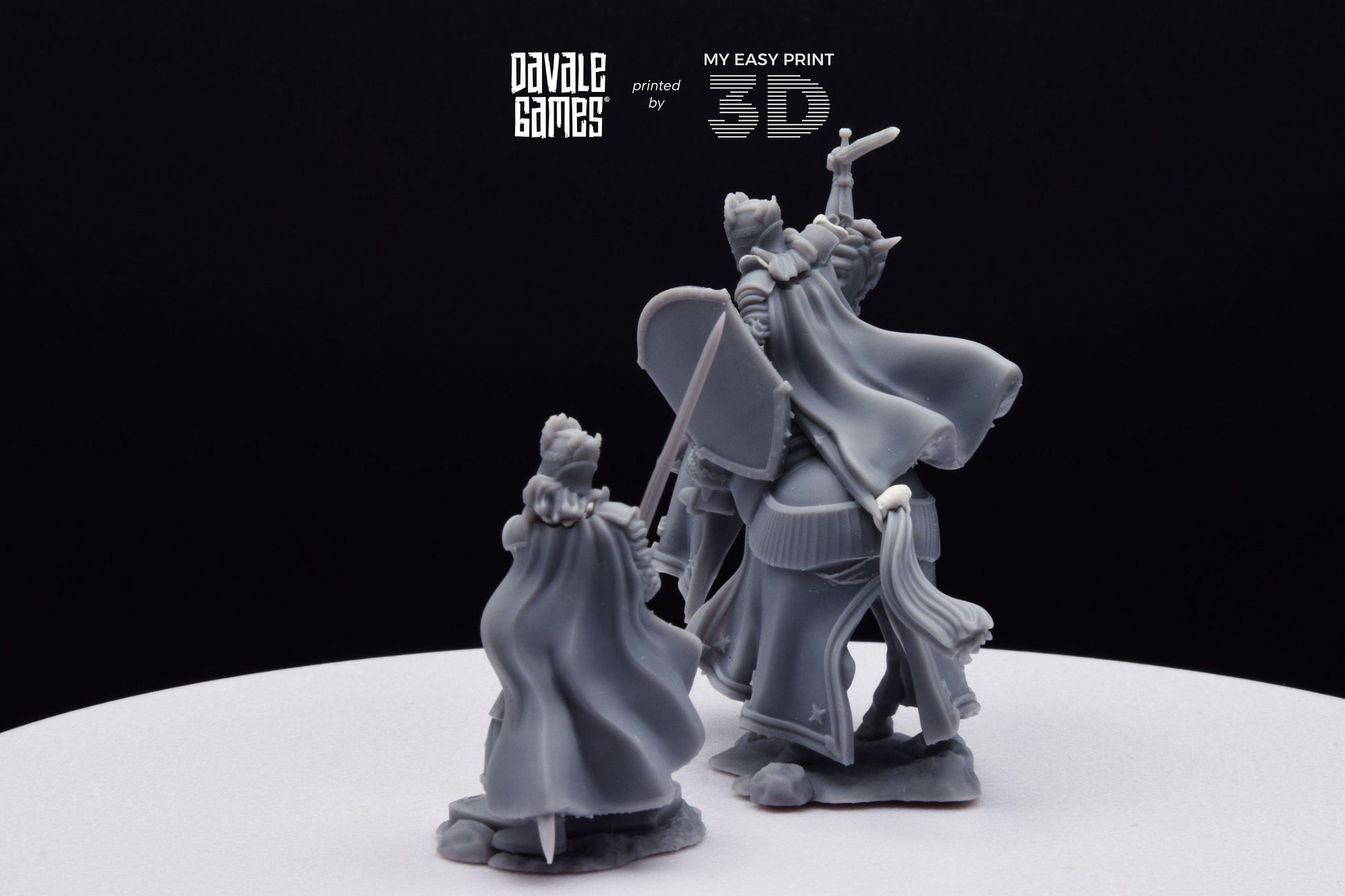 High Human King with Helmet - Foot and Mounted - Davale Games - 3D Printed with high quality resin for LOTR/D&D games