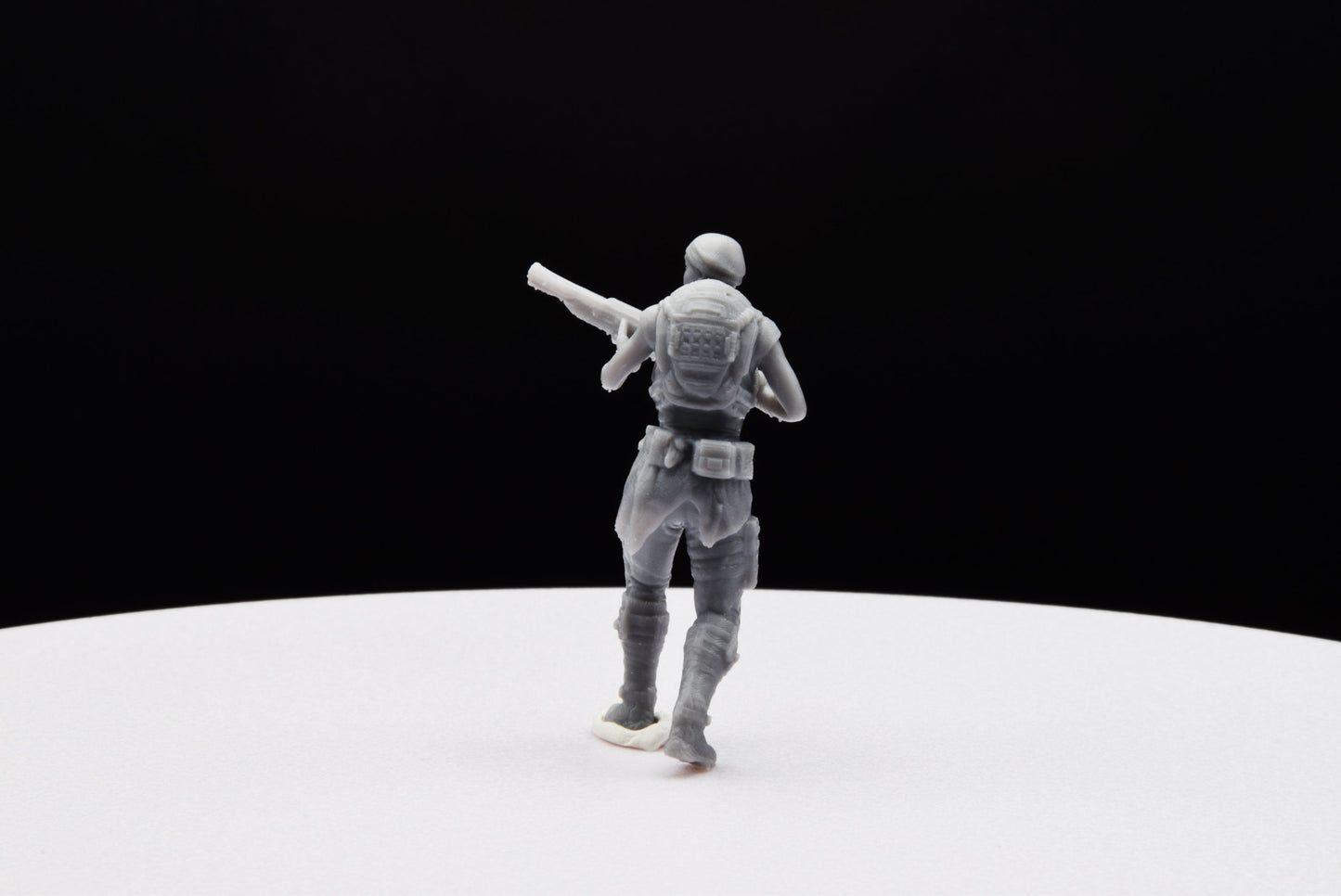 Gears Of War COG Kait Diaz Ot Miniature - TheSTLSmith - 3D Printed with high quality resin for Skirmish/D&D games