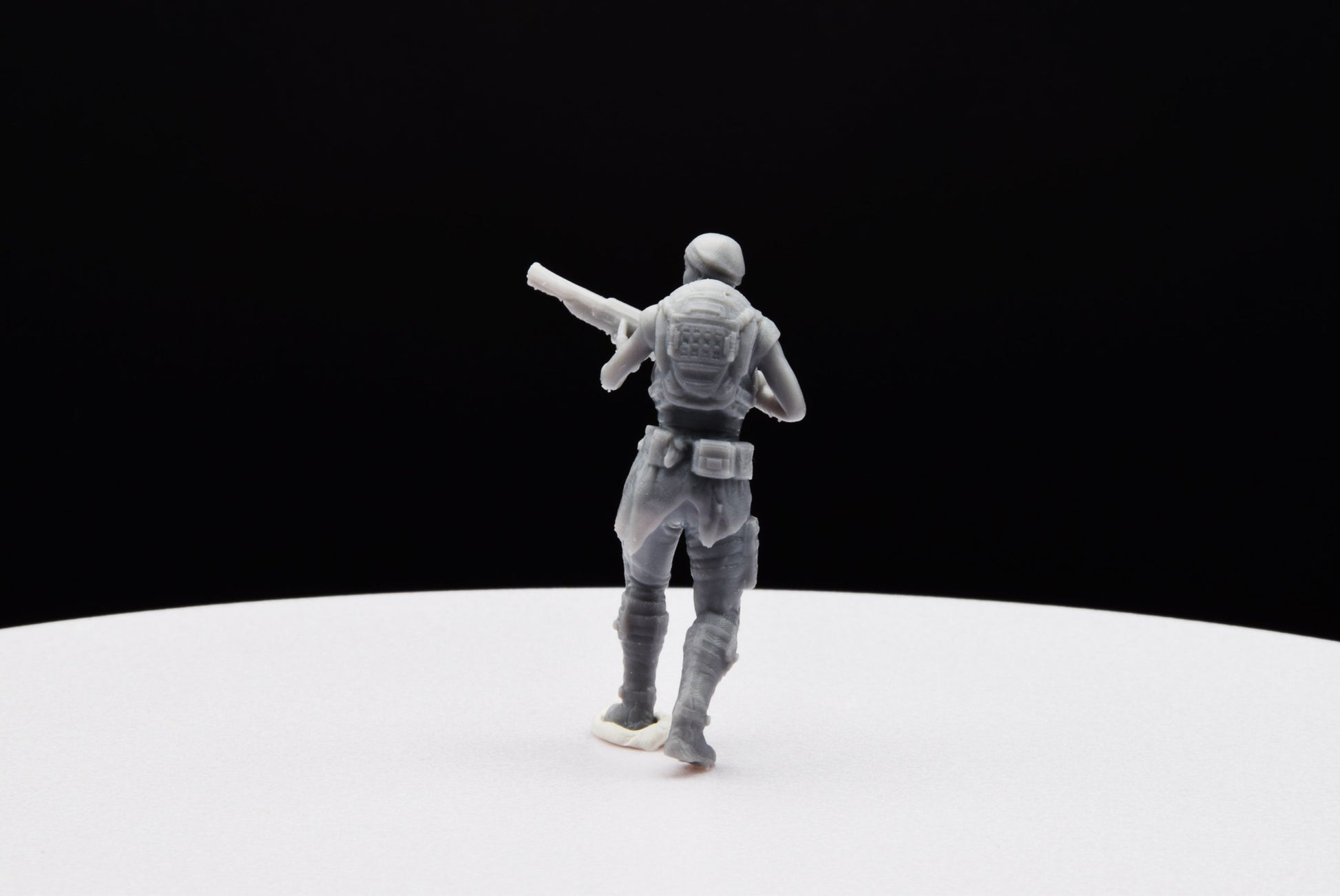 Gears Of War COG Kait Diaz Ot Miniature - TheSTLSmith - 3D Printed with high quality resin for Skirmish/D&D games
