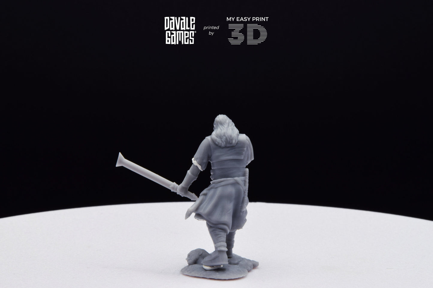 Outrider blood handed captain with two swords - Davale Games - 3D Printed with high quality resin for LOTR/D&D games