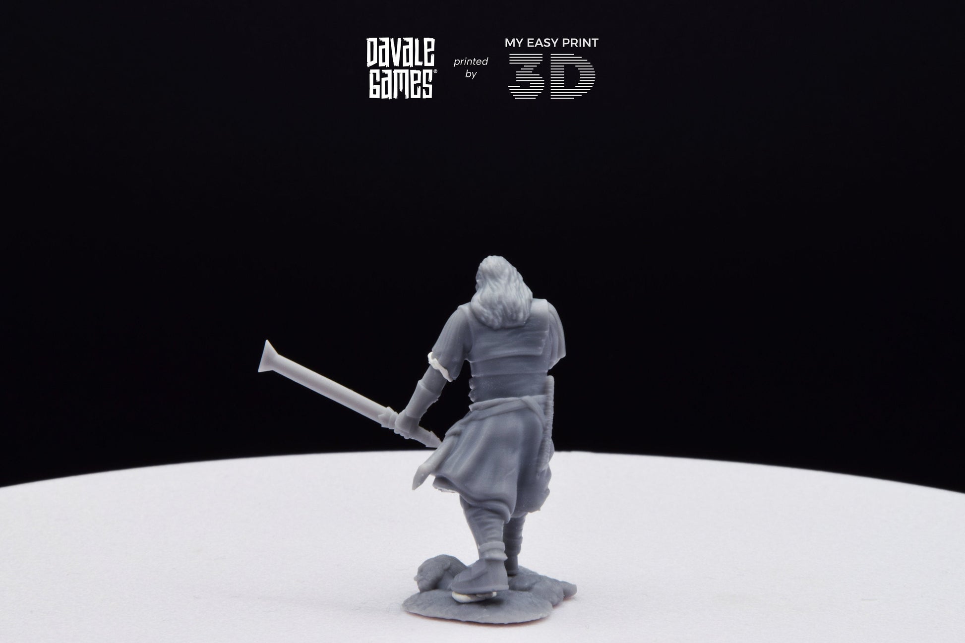 Outrider blood handed captain with two swords - Davale Games - 3D Printed with high quality resin for LOTR/D&D games