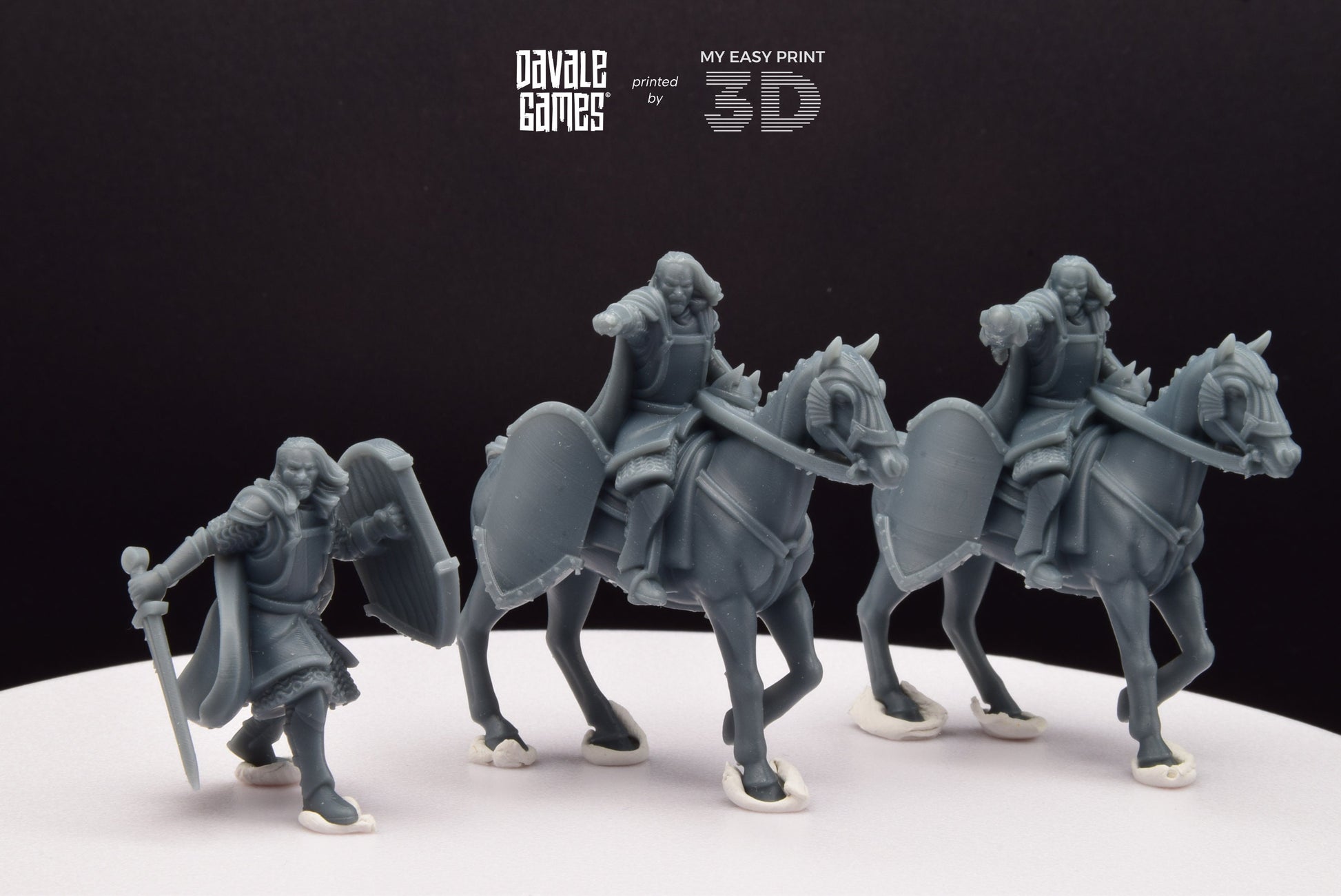 High Human Captain - Foot and Mounted - Davale Games - 3D Printed with high quality resin for LOTR/D&D games
