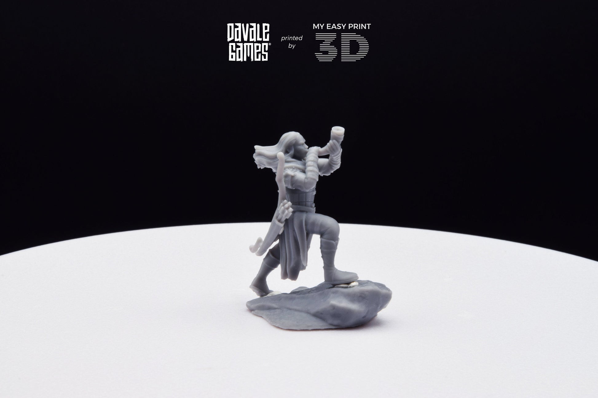 Wood Elf with Horn - Davale Games - 3D Printed with high quality resin for LOTR/D&D games
