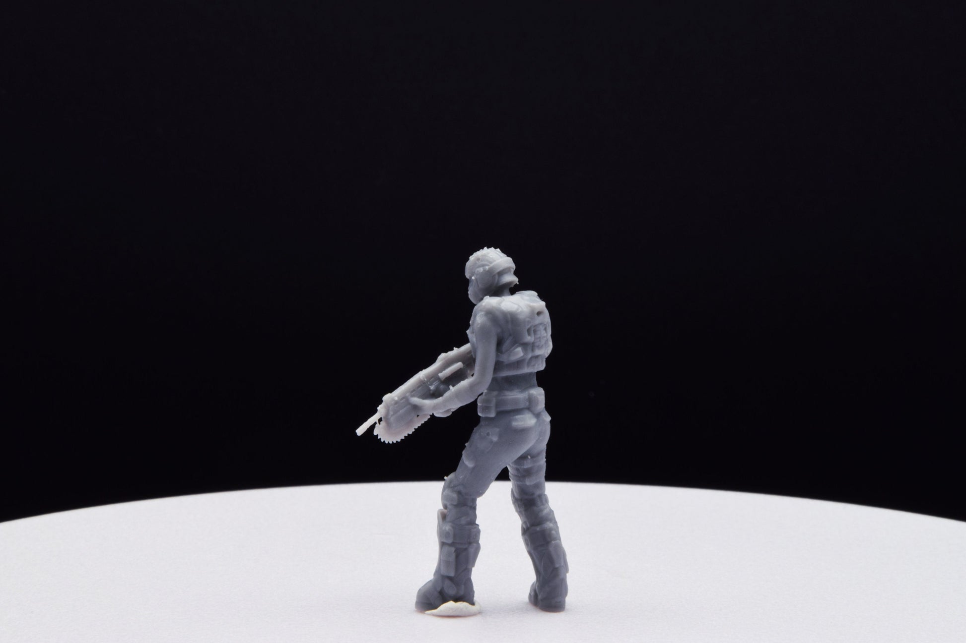 Gears Of War COG Summer Female Miniature - TheSTLSmith - 3D Printed with high quality resin for Skirmish/D&D games