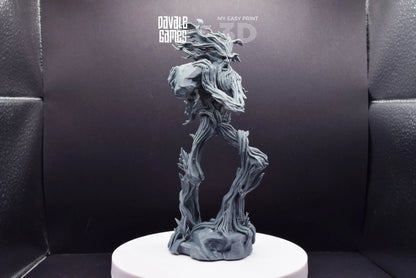 Tree Walker throwing rock - Davale Games - 3D Printed with high quality resin for LOTR/D&D games