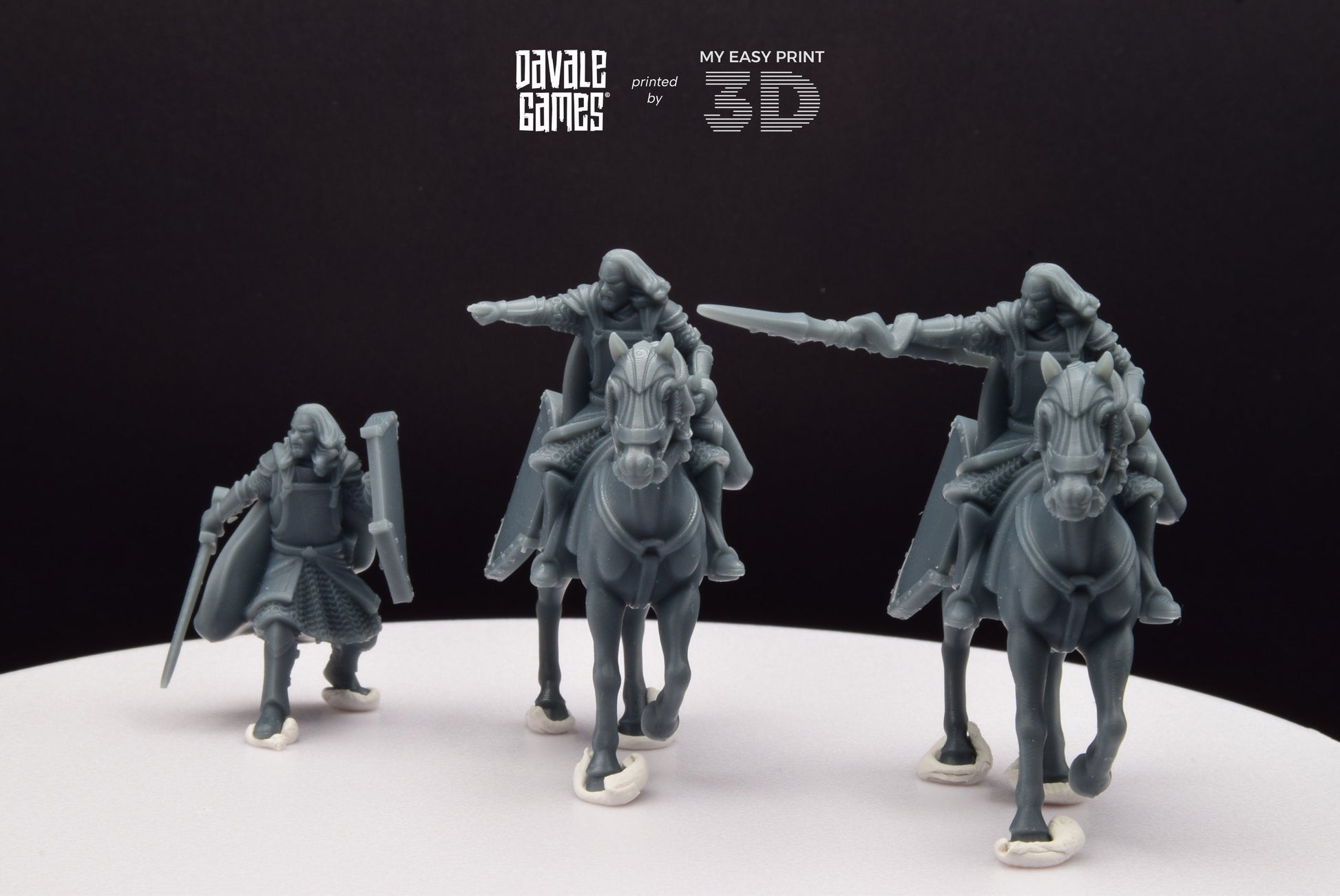 High Human Captain - Foot and Mounted - Davale Games - 3D Printed with high quality resin for LOTR/D&D games