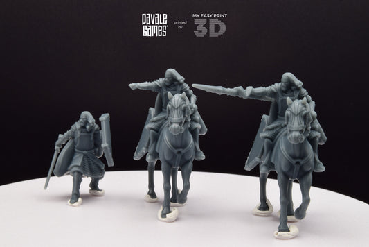 High Human Captain - Foot and Mounted - Davale Games - 3D Printed with high quality resin for LOTR/D&D games