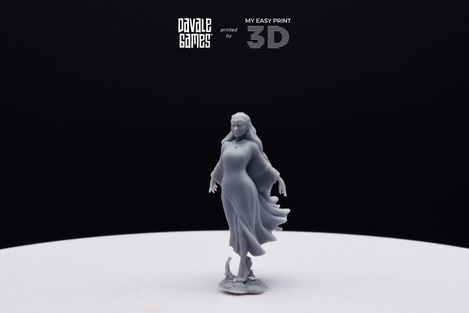 Forest Elven Queen - Davale Games - 3D Printed with high quality resin for LOTR/D&D games
