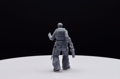 Gears Of War Damon Baird Summer Ot Miniature - TheSTLSmith - 3D Printed with high quality resin for Skirmish/D&D games