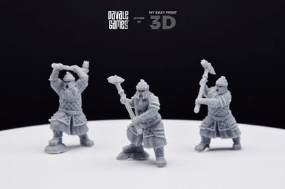 Silver Goat Dwarf with Hammer - Davale Games - 3D Printed with high quality resin for LOTR/D&D games