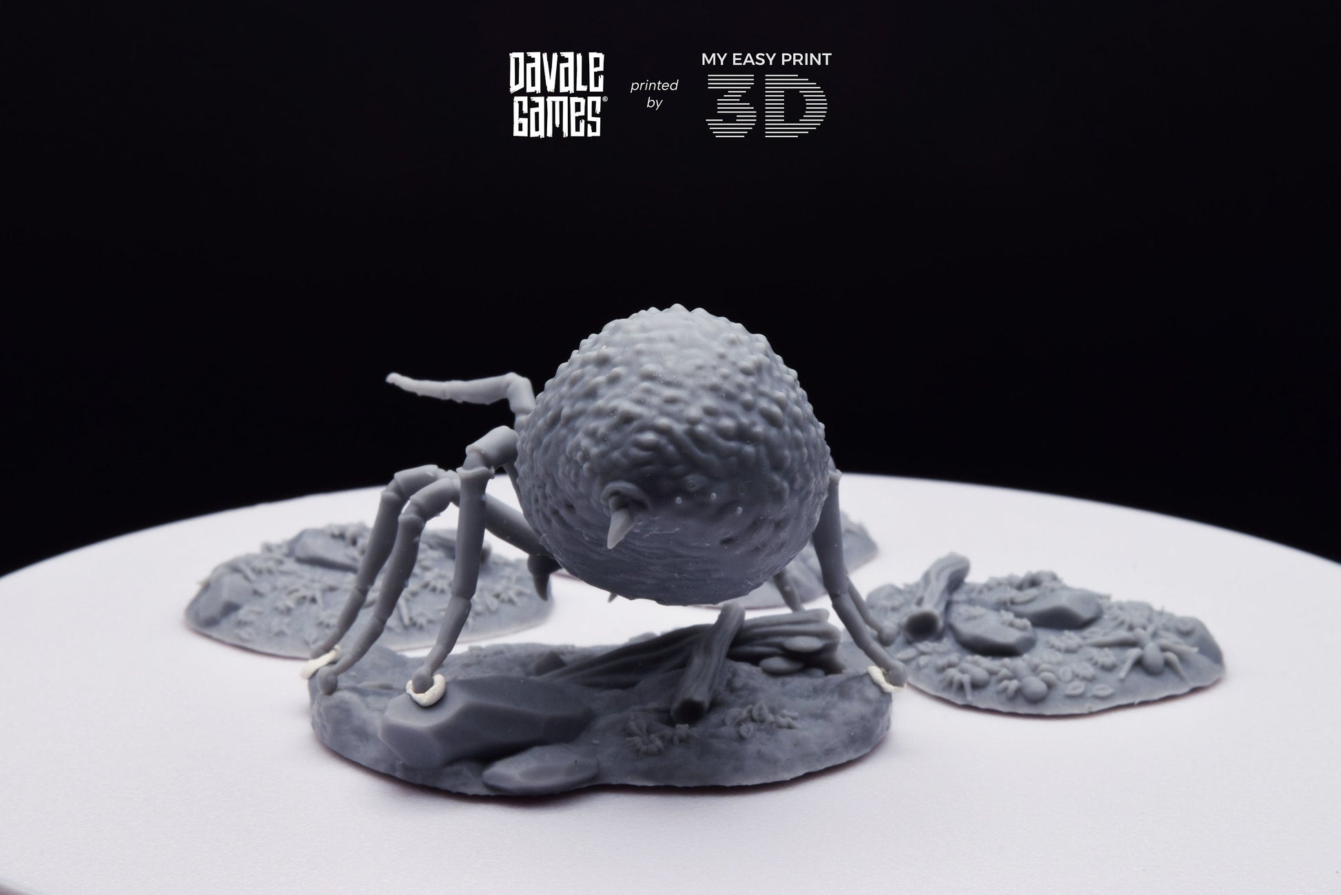 Queen of Spiders and sons - Davale Games - 3D Printed with high quality resin for LOTR/D&D games