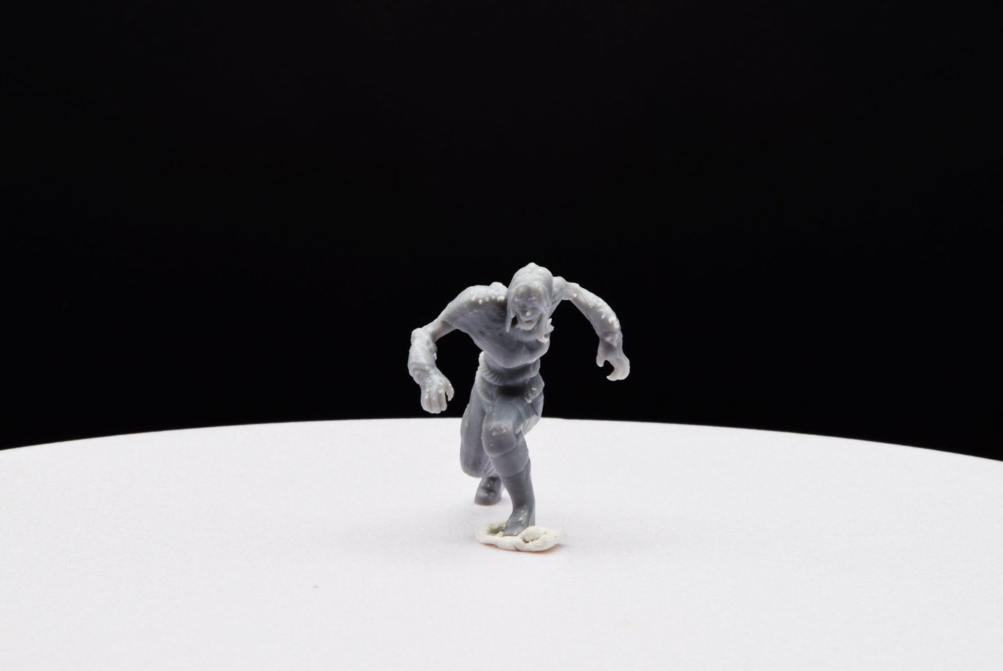 Gears Of War Lambent Former Female Ot Miniature - TheSTLSmith - 3D Printed with high quality resin for Skirmish/D&D games