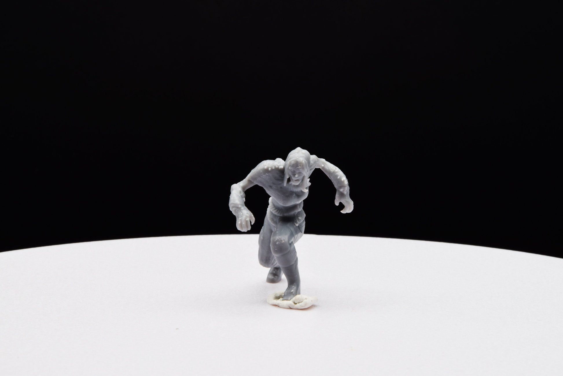 Gears Of War Lambent Former Female Ot Miniature - TheSTLSmith - 3D Printed with high quality resin for Skirmish/D&D games