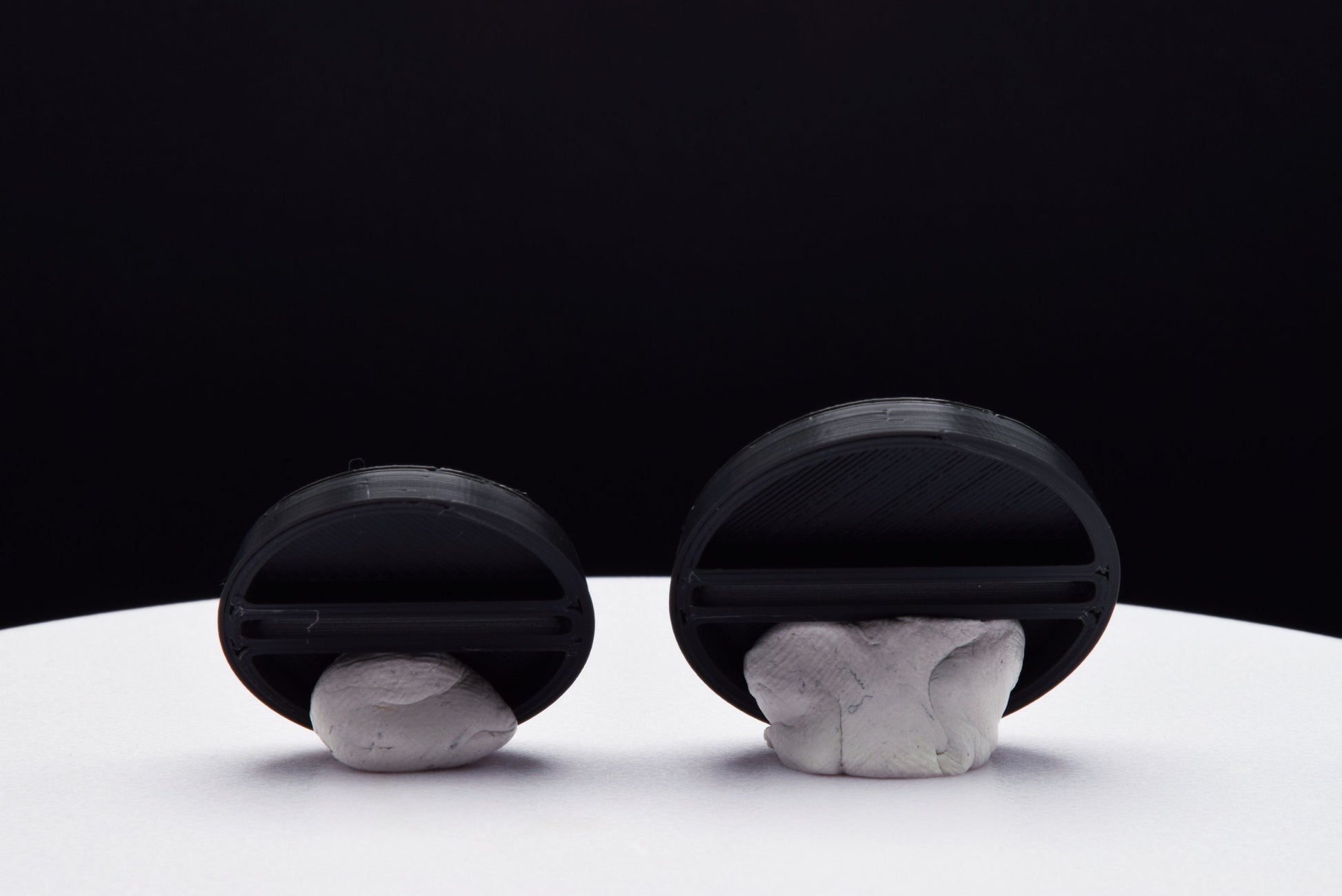 Slotted Round Bases for Miniatures - 20mm 25mm 28.5mm 30mm 32mm - 3D Printed with high quality PLA+ for Tabletop Games/Wargames/D&D games