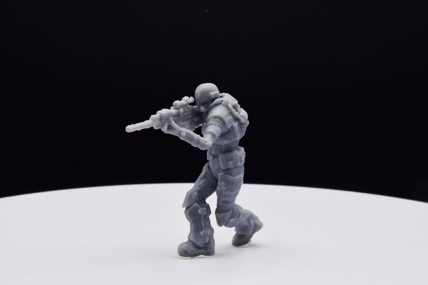 Gears Of War UIR Soldier Female [4] Miniature - TheSTLSmith - 3D Printed with high quality resin for Skirmish/D&D games