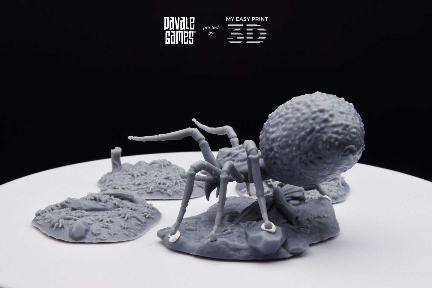 Queen of Spiders and sons - Davale Games - 3D Printed with high quality resin for LOTR/D&D games