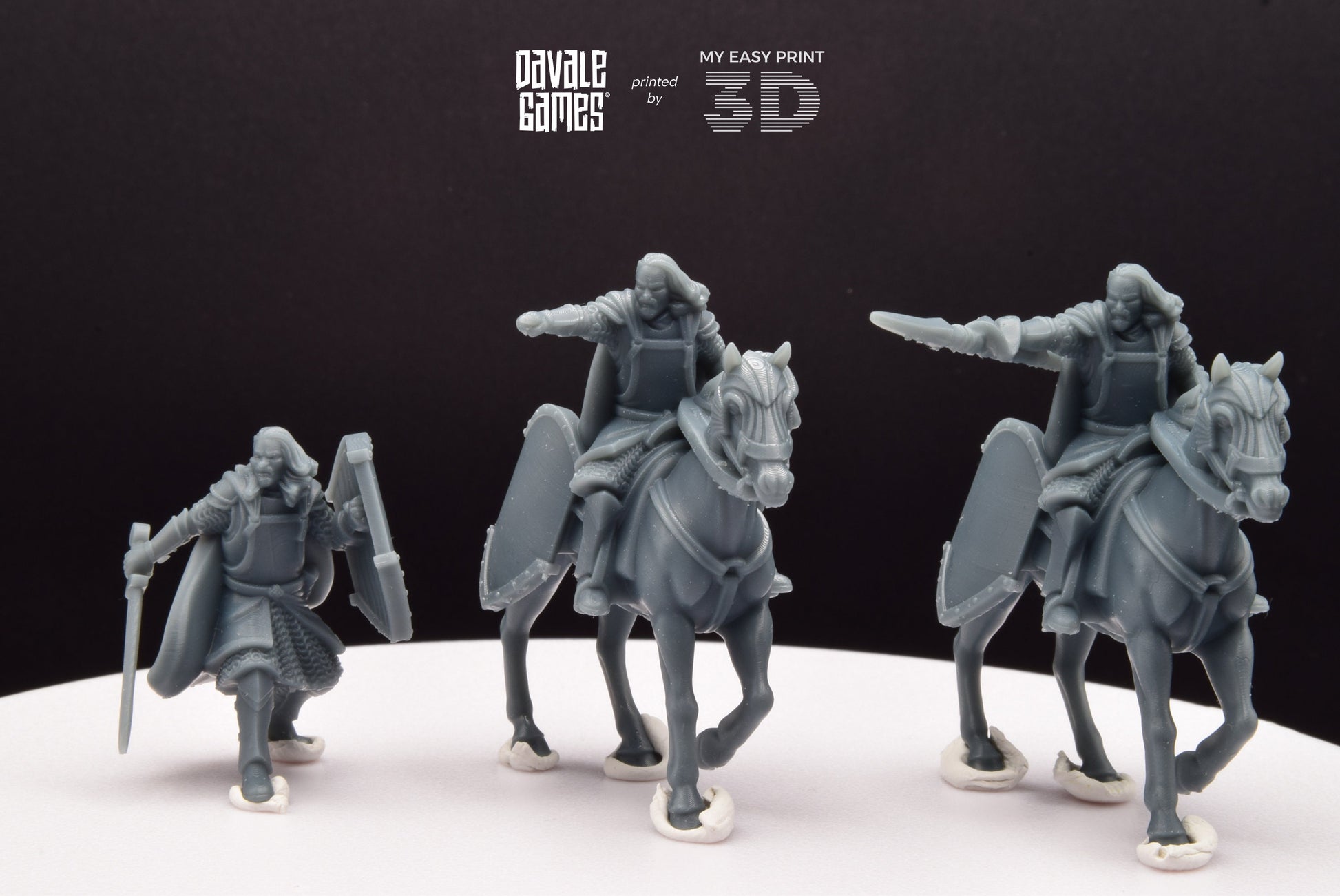 High Human Captain - Foot and Mounted - Davale Games - 3D Printed with high quality resin for LOTR/D&D games